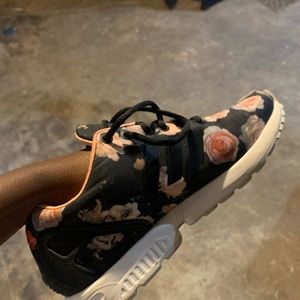 Adidas womens flux size 8